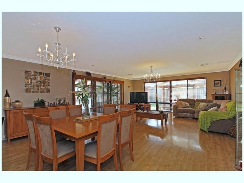 8 Anfield Crescent, Aveley WA 6069