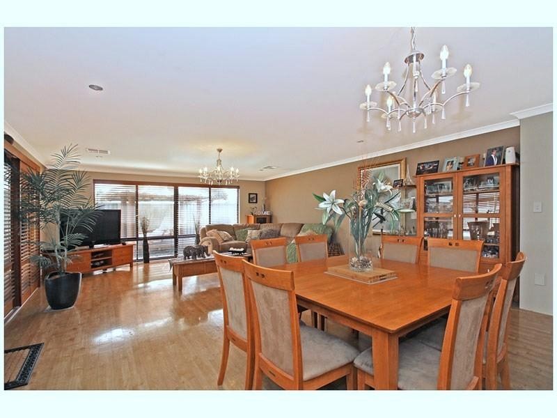 8 Anfield Crescent, Aveley WA 6069