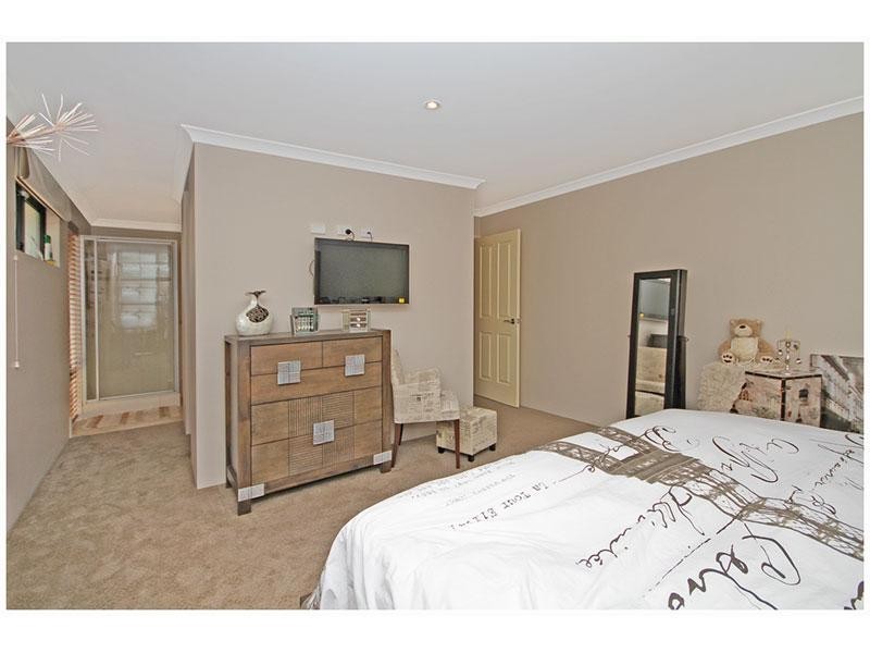 8 Anfield Crescent, Aveley WA 6069