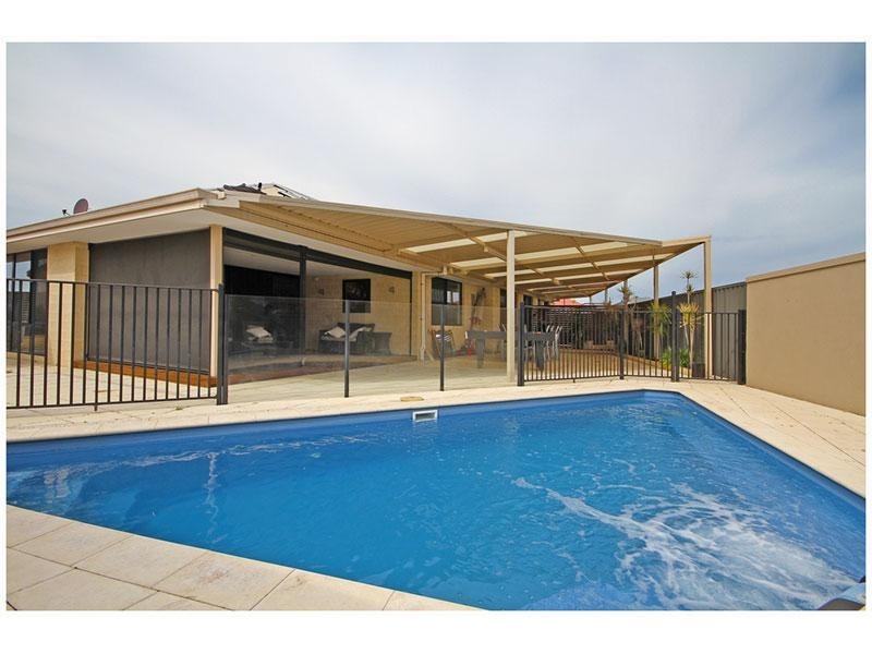 8 Anfield Crescent, Aveley WA 6069