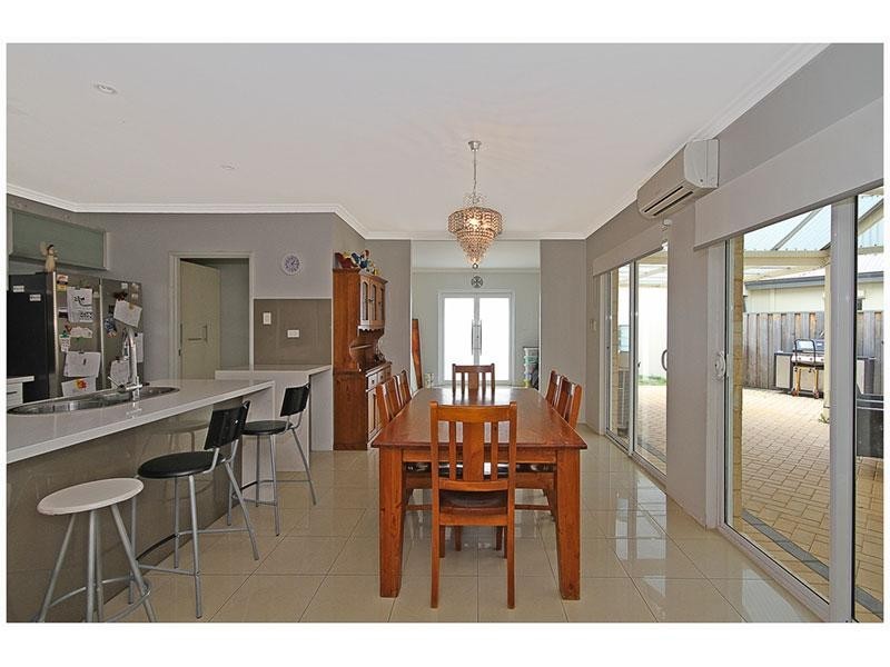5 Auberge Lane, The Vines WA 6069