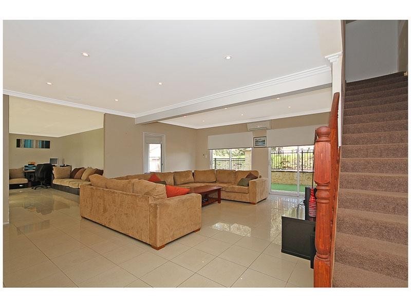 5 Auberge Lane, The Vines WA 6069