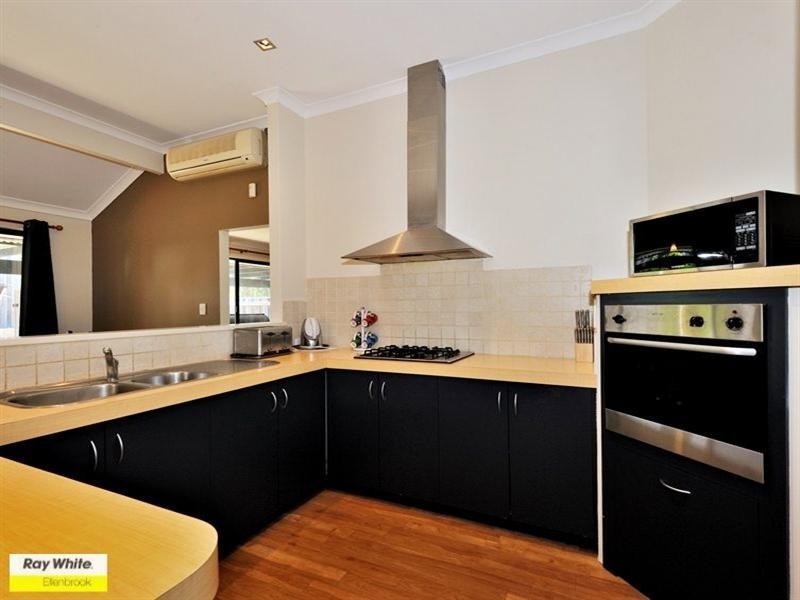 15 Karbar Pass, Ellenbrook WA 6069