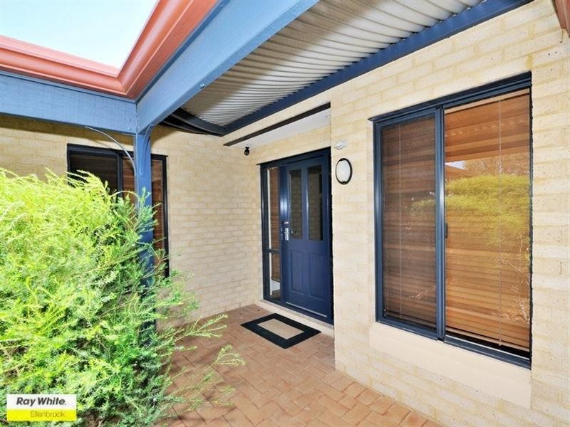 15 Karbar Pass, Ellenbrook WA 6069