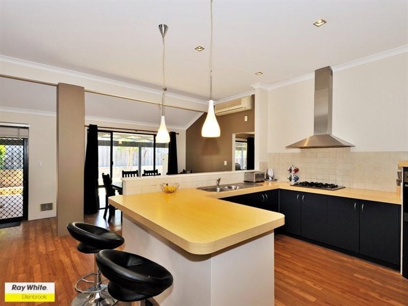 15 Karbar Pass, Ellenbrook WA 6069