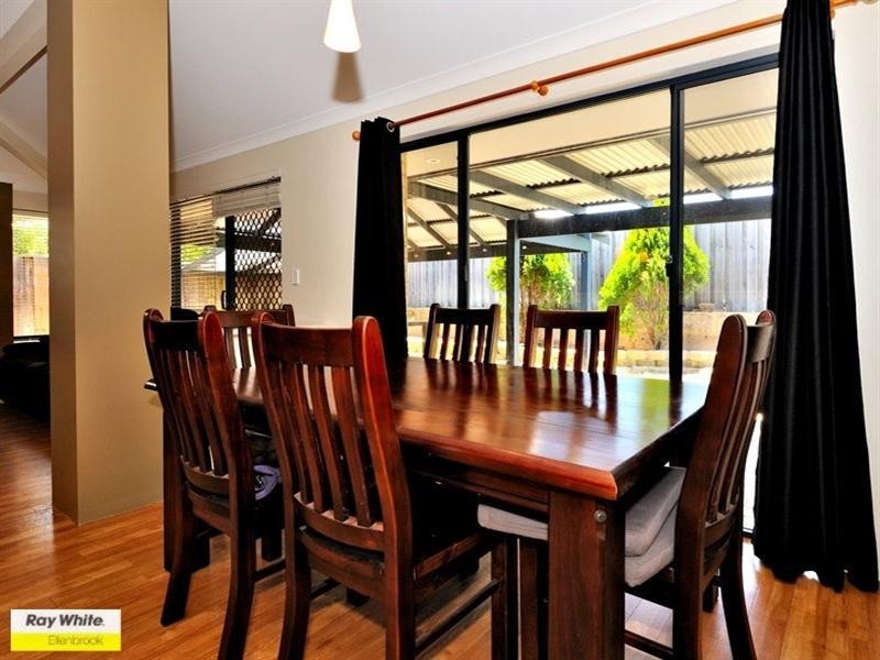 15 Karbar Pass, Ellenbrook WA 6069