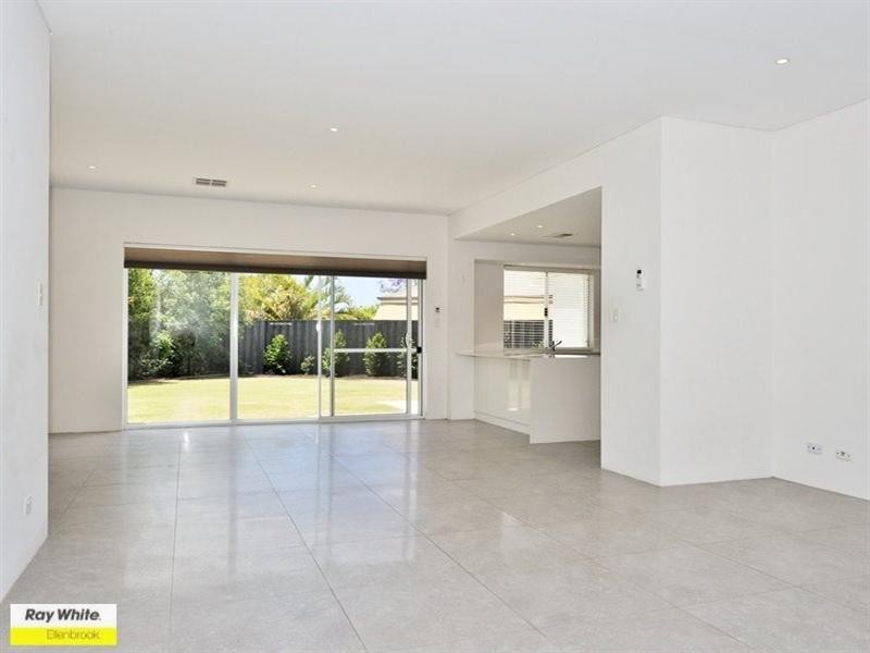 10 Banchory Way, The Vines WA 6069