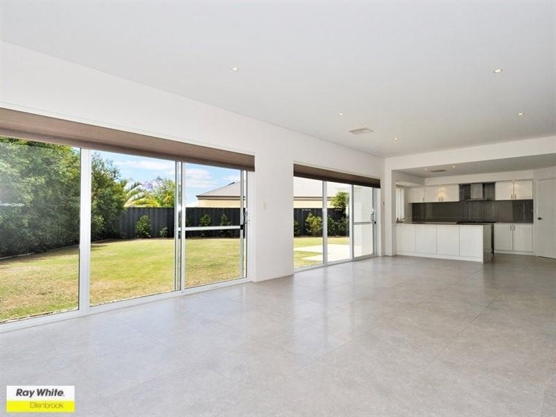 10 Banchory Way, The Vines WA 6069