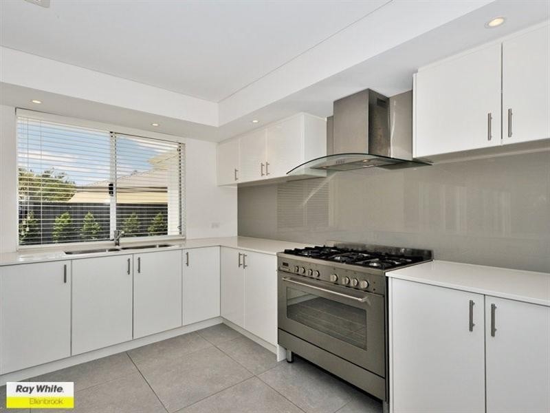 10 Banchory Way, The Vines WA 6069