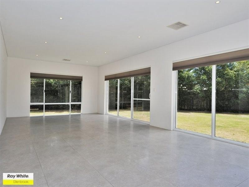 10 Banchory Way, The Vines WA 6069