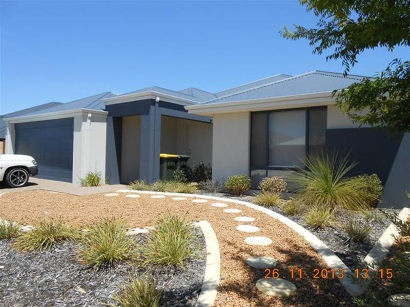 16 Brigalow Bend, Ellenbrook WA 6069