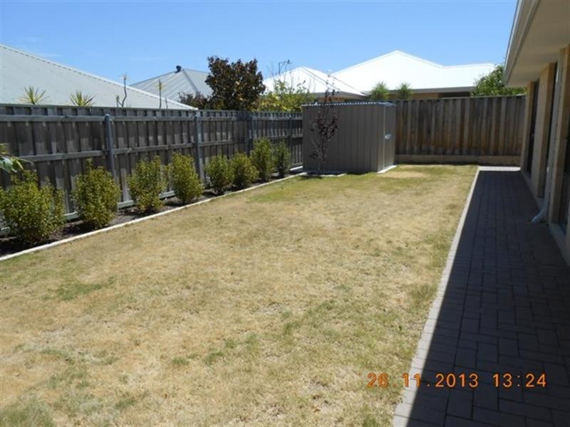 16 Brigalow Bend, Ellenbrook WA 6069