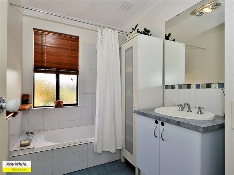 21 Lissadell Terrace, Ellenbrook WA 6069