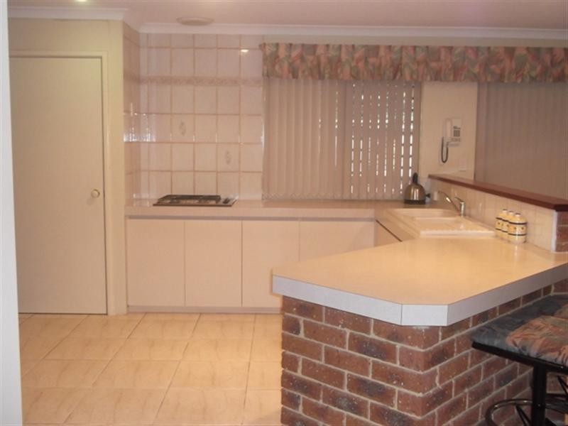 5 Bollinger Close, The Vines WA 6069