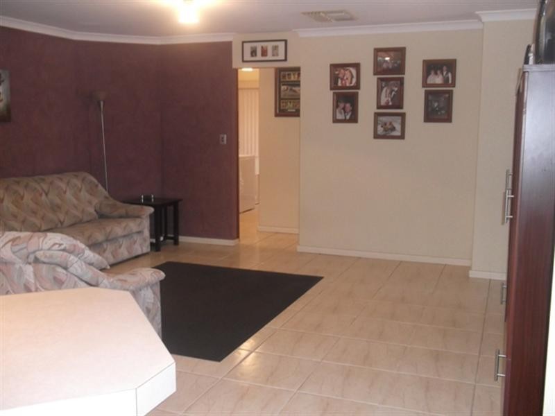 5 Bollinger Close, The Vines WA 6069