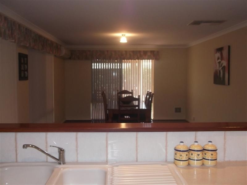 5 Bollinger Close, The Vines WA 6069