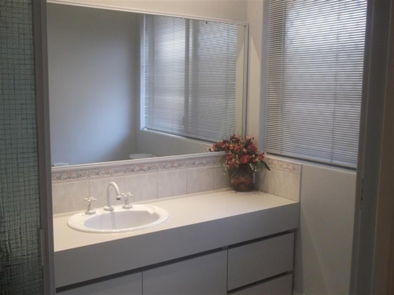 5 Bollinger Close, The Vines WA 6069