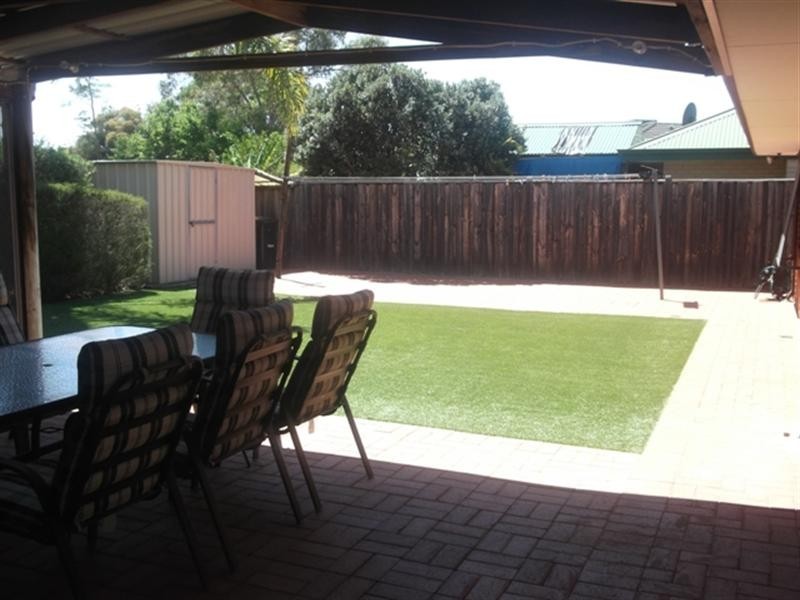 5 Bollinger Close, The Vines WA 6069