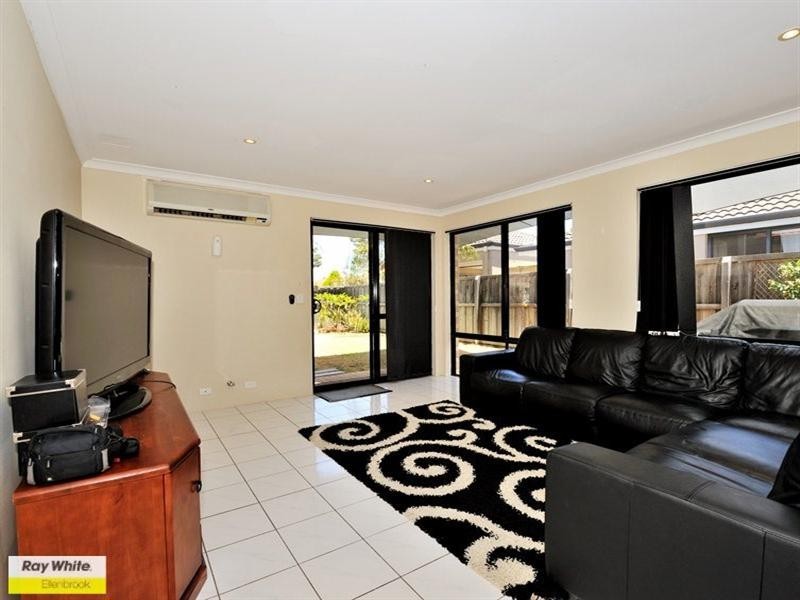 15 Mirimas Court, Ellenbrook WA 6069