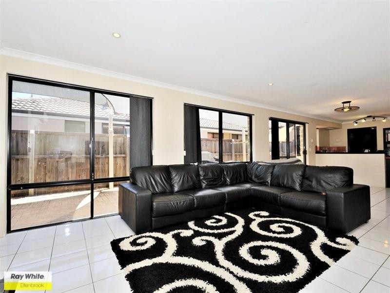 15 Mirimas Court, Ellenbrook WA 6069