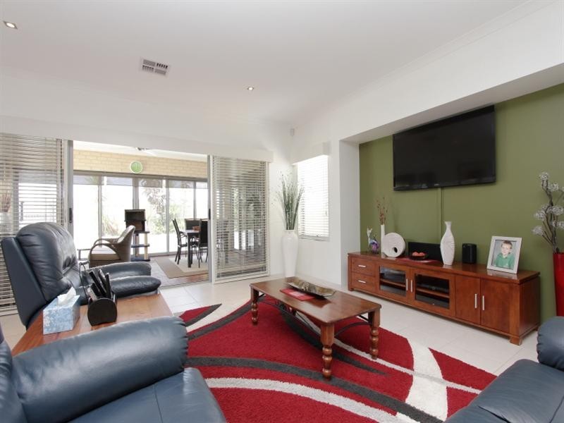 70 Westgrove Drive, Ellenbrook WA 6069