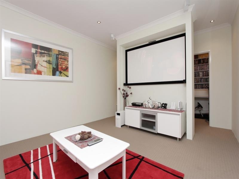 70 Westgrove Drive, Ellenbrook WA 6069