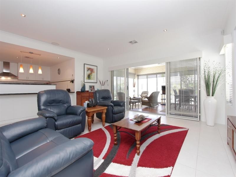 70 Westgrove Drive, Ellenbrook WA 6069