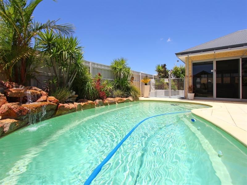 70 Westgrove Drive, Ellenbrook WA 6069