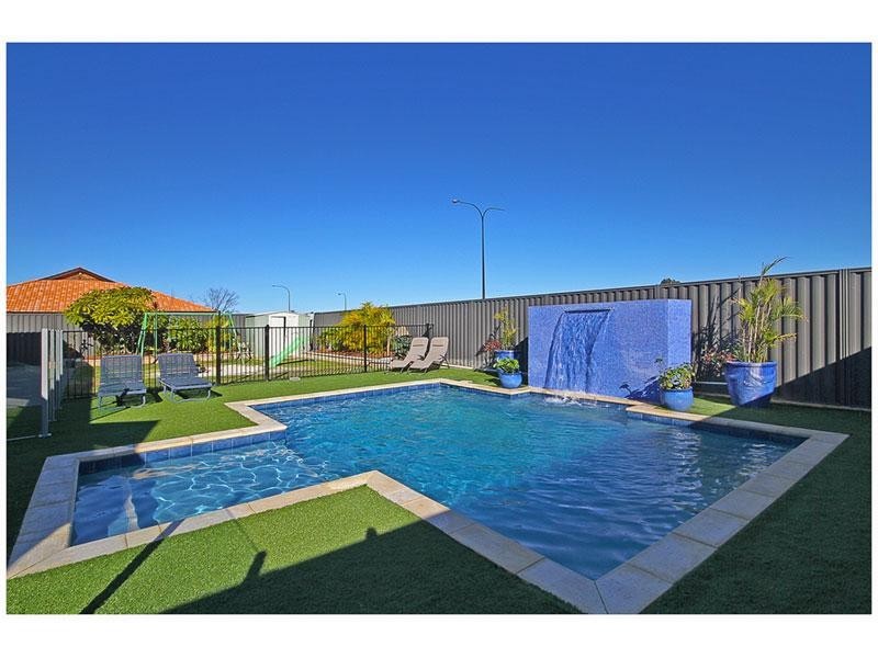 23 Cowra Turn, Aveley WA 6069