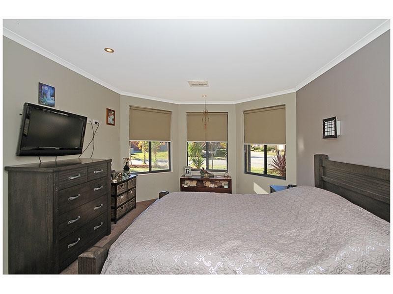 23 Cowra Turn, Aveley WA 6069