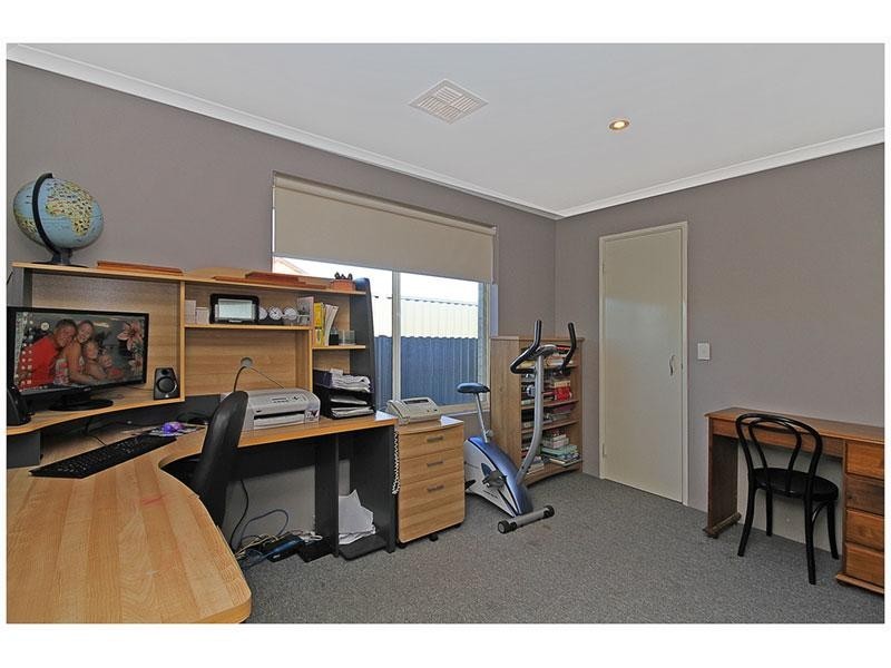 23 Cowra Turn, Aveley WA 6069