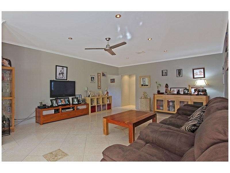 23 Cowra Turn, Aveley WA 6069