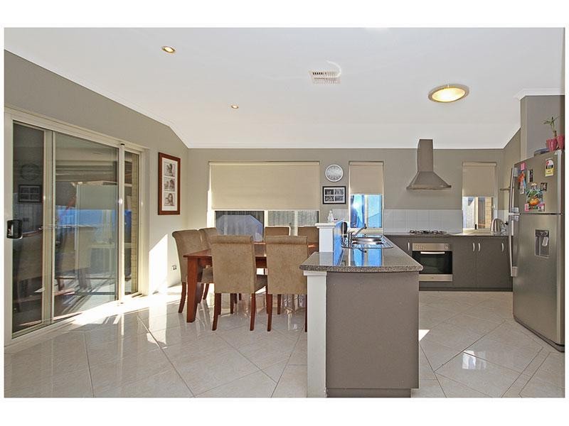23 Cowra Turn, Aveley WA 6069