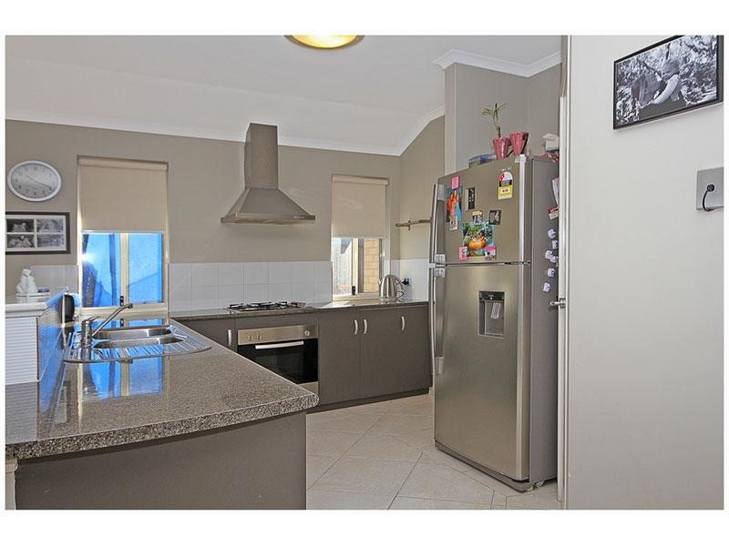 23 Cowra Turn, Aveley WA 6069