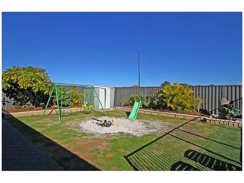 23 Cowra Turn, Aveley WA 6069
