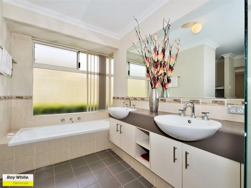 20 Otunic Way, Madeley WA 6065