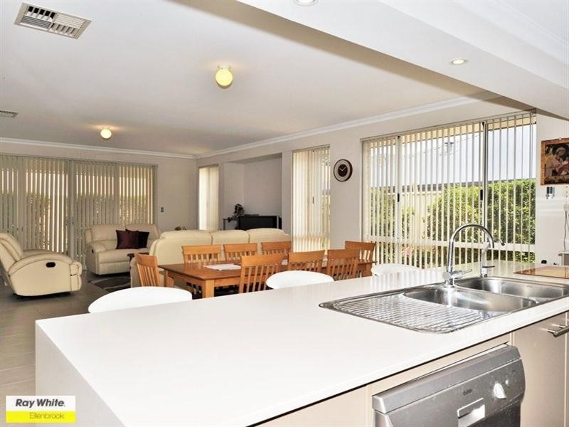 20 Otunic Way, Madeley WA 6065