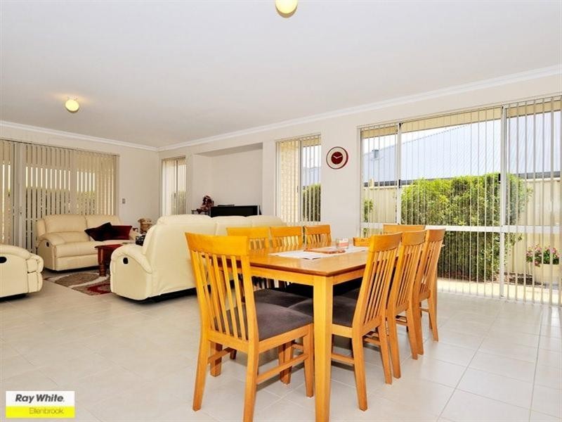 20 Otunic Way, Madeley WA 6065