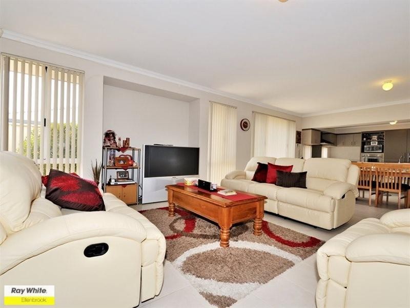 20 Otunic Way, Madeley WA 6065