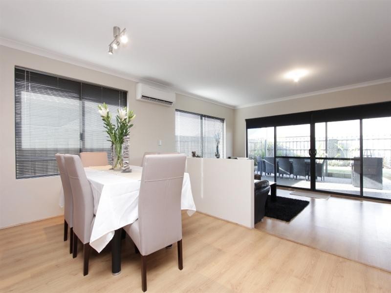 11 Jervis Drive, Ellenbrook WA 6069