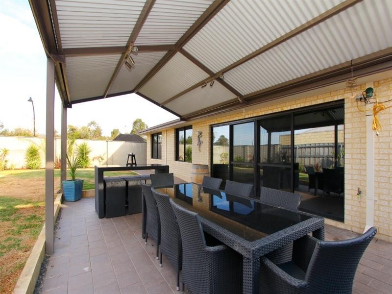 11 Jervis Drive, Ellenbrook WA 6069