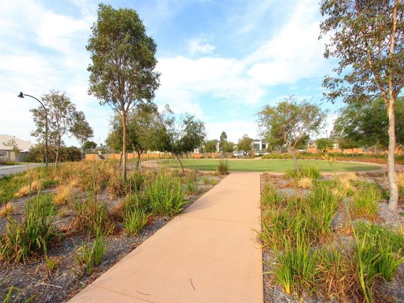 11 Jervis Drive, Ellenbrook WA 6069