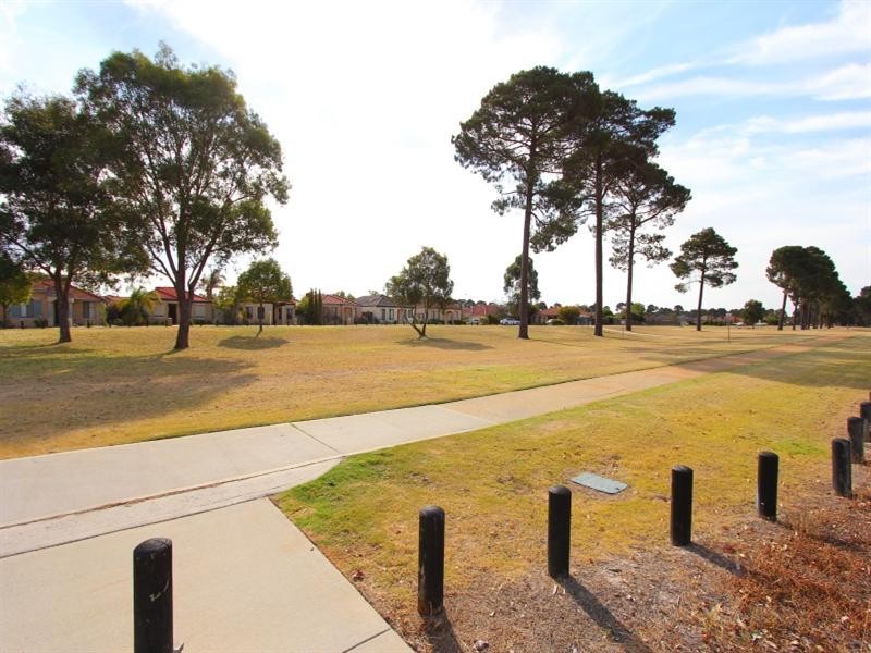 8 Toulon Lane, Ellenbrook WA 6069