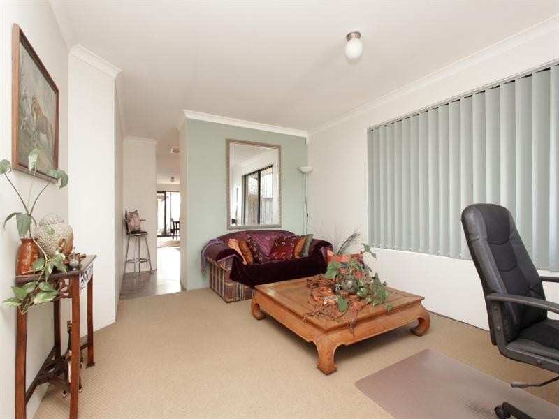 8 Toulon Lane, Ellenbrook WA 6069