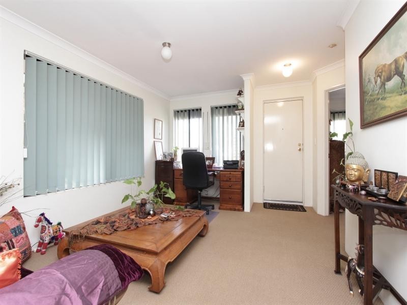 8 Toulon Lane, Ellenbrook WA 6069