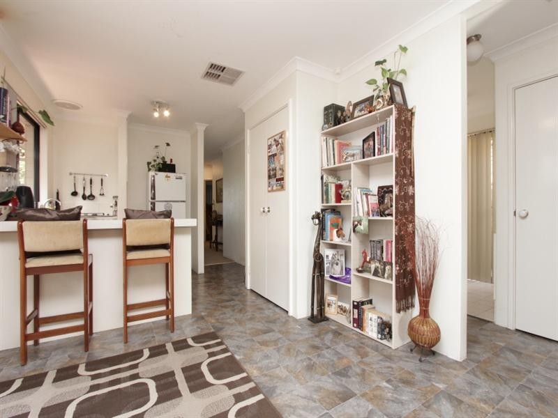 8 Toulon Lane, Ellenbrook WA 6069