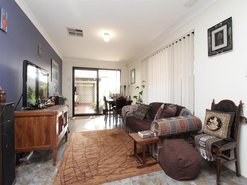 8 Toulon Lane, Ellenbrook WA 6069