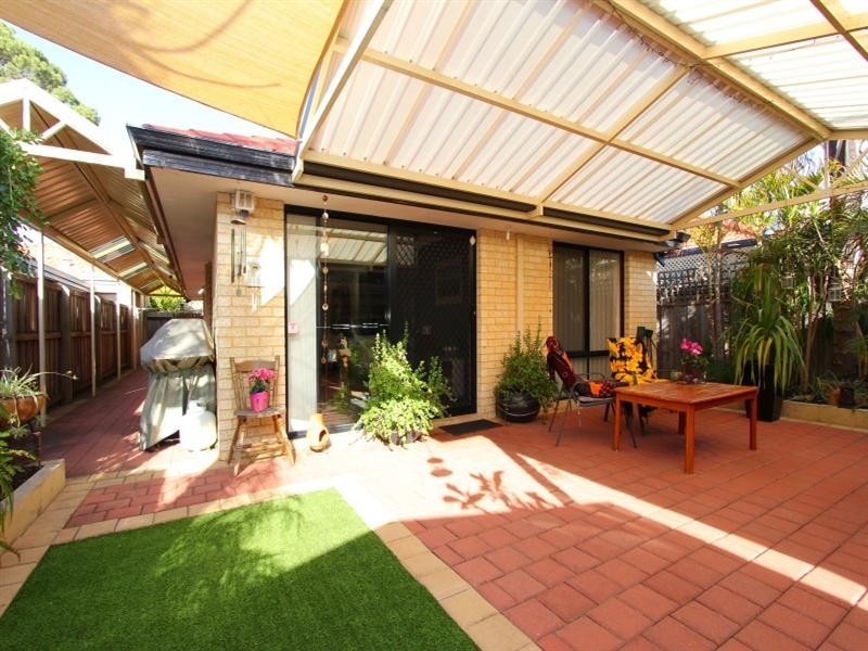 8 Toulon Lane, Ellenbrook WA 6069