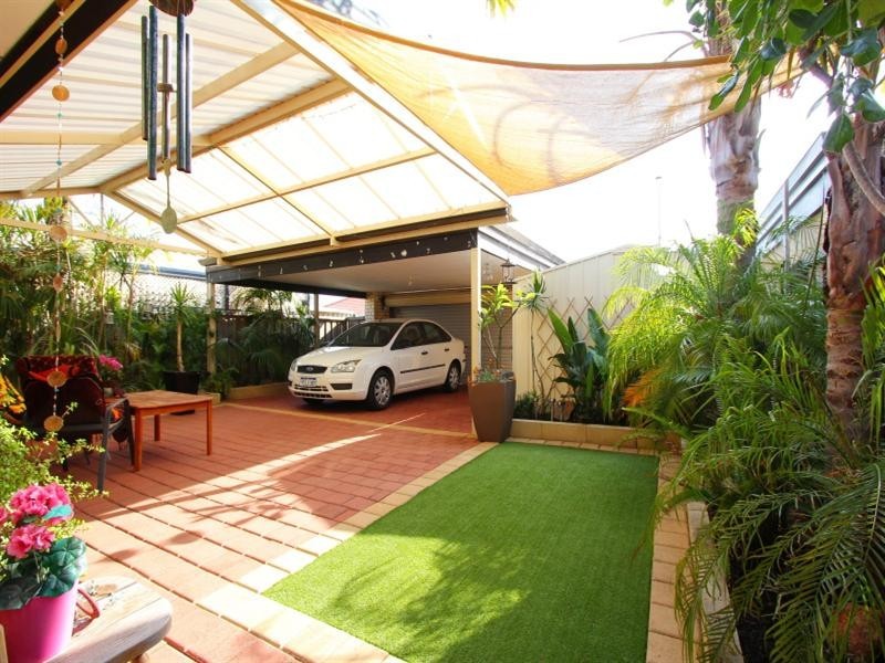 8 Toulon Lane, Ellenbrook WA 6069