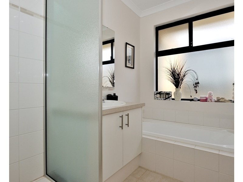 3 Bundaleer Avenue, Ellenbrook WA 6069